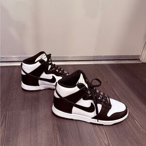 Authentic Nike high top sneakers black and white